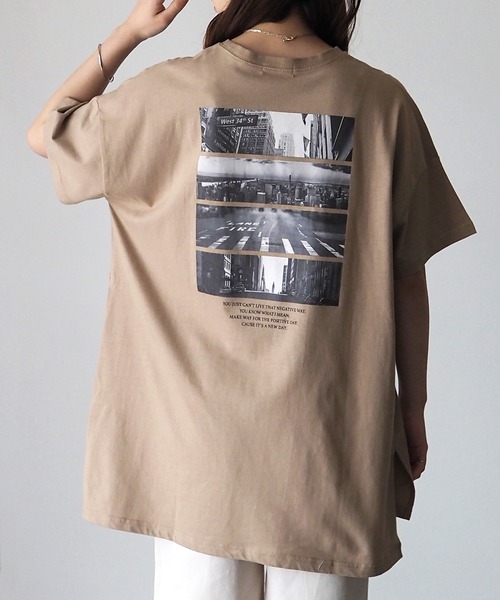 Riberry(リベリー)の「フォトコラージュプリントT(Tシャツ/カットソー・レディース・ベージュ/オフホワイト/スミクロ・FREE)」の3枚目の写真