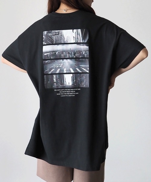 Riberry(リベリー)の「フォトコラージュプリントT(Tシャツ/カットソー・レディース・ベージュ/オフホワイト/スミクロ・FREE)」の1枚目の写真