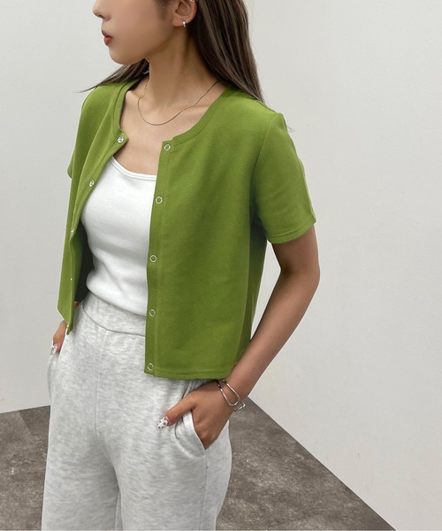 apres jour mignon（アプレジュールミニョン）の「ドットボタンショートトップス【ZOZOTOWN限定アイテム】（Tシャツ/カットソー・レディース・レッド/オフホワイト/グリーン/ナチュラル/ブラック・フリー）」の4枚目の写真