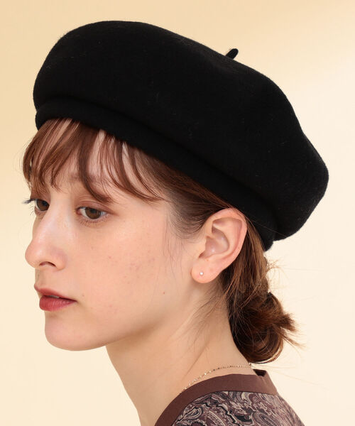 Ray BEAMS(レイビームス)の「Ray BEAMS / ウール ベレー帽(ハンチング/ベレー帽・レディース・ブラック/ベージュ/サックスブルー・ONE SIZE)」の4枚目の写真