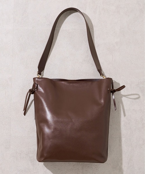 OLIVE des OLIVE（オリーブデオリーブ）の「【WEB限定】リボン付き合皮トートバッグ（トートバッグ・レディース・ダークブラウン/オフホワイト/ブラック・FREE）」の6枚目の写真