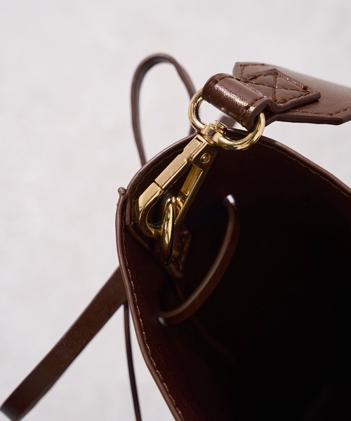 OLIVE des OLIVE（オリーブデオリーブ）の「【WEB限定】リボン付き合皮トートバッグ（トートバッグ・レディース・ダークブラウン/オフホワイト/ブラック・FREE）」の8枚目の写真