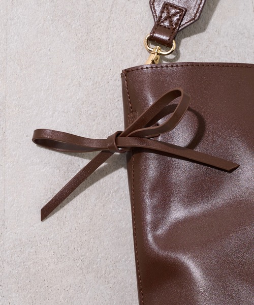 OLIVE des OLIVE（オリーブデオリーブ）の「【WEB限定】リボン付き合皮トートバッグ（トートバッグ・レディース・ダークブラウン/オフホワイト/ブラック・FREE）」の9枚目の写真