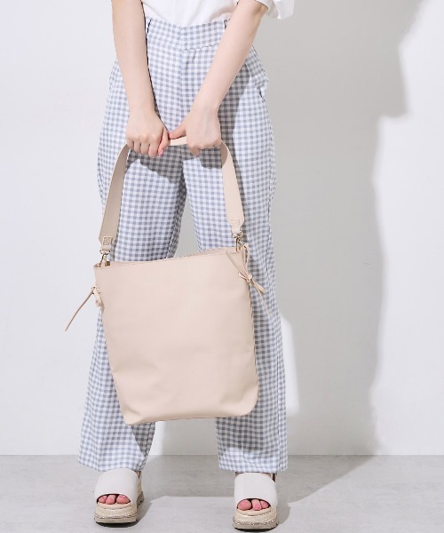 OLIVE des OLIVE（オリーブデオリーブ）の「【WEB限定】リボン付き合皮トートバッグ（トートバッグ・レディース・ダークブラウン/オフホワイト/ブラック・FREE）」の14枚目の写真