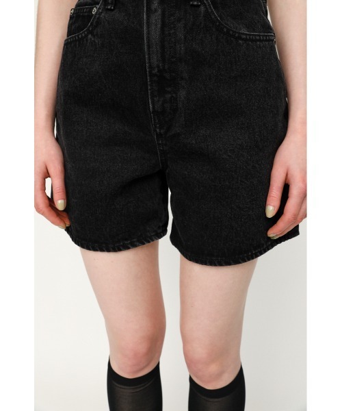 SLY（スライ）の「BRENDAN FLARE S/PT-E フレア ショートパンツ（デニムパンツ・レディース・ブラック・0/2/1）」の5枚目の写真