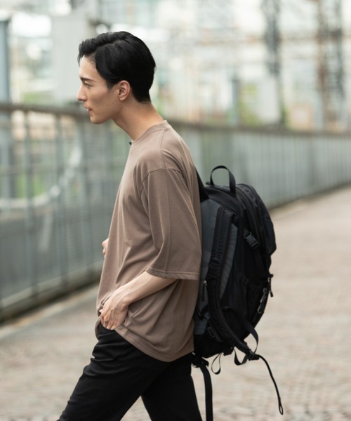 Blue Standard (ブルースタンダード)の「【BLUE STANDARD/ブルースタンダード】ほどよくオーバーサイズゆったりシルエット 天竺使用5分袖Tシャツ(Tシャツ/カットソー・メンズ・ホワイト/ブラック/ベージュ/ネイビー/ブラウン/オリーブ・MEDIUM/LARGE/X-LARGE)」の21枚目の写真