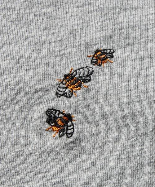 Ray BEAMS（レイビームス）の「YMC / BEE刺繍 Tシャツ（Tシャツ/カットソー・レディース・グレー・SMALL）」の9枚目の写真