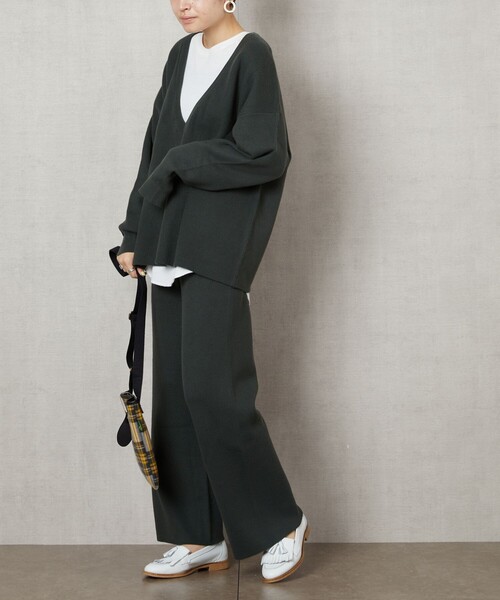 FREAK'S STORE(フリークスストア)の「▽【WEB限定】深Vネックニットセットアップ(ニット/パンツ)(ニット/セーター・レディース・ブラック/ベージュ/グレー/グリーン/ナチュラル・SMALL/MEDIUM)」の12枚目の写真