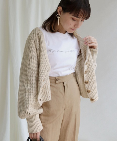 HER CLOSET(ハークローゼット)の「【shemoshelly】バルキーニットVネックショートカーディガン(カーディガン/ボレロ・レディース・ブラック/ブラウン/イエロー/ライトベージュ・M)」の3枚目の写真