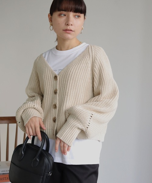 HER CLOSET(ハークローゼット)の「【shemoshelly】バルキーニットVネックショートカーディガン(カーディガン/ボレロ・レディース・ブラック/ブラウン/イエロー/ライトベージュ・M)」の14枚目の写真