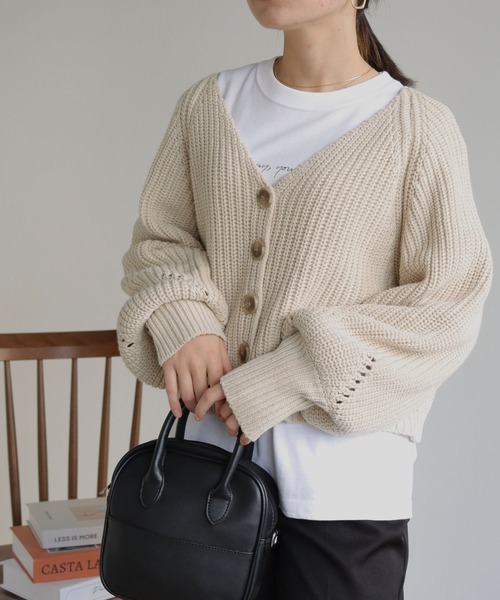 HER CLOSET(ハークローゼット)の「【shemoshelly】バルキーニットVネックショートカーディガン(カーディガン/ボレロ・レディース・ブラック/ブラウン/イエロー/ライトベージュ・M)」の17枚目の写真