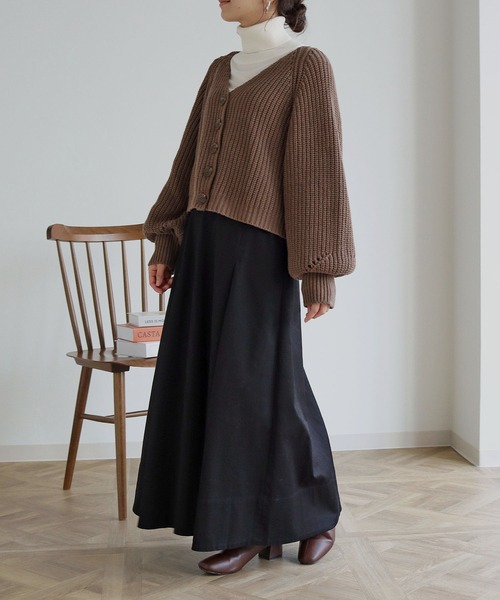 HER CLOSET(ハークローゼット)の「【shemoshelly】バルキーニットVネックショートカーディガン(カーディガン/ボレロ・レディース・ブラック/ブラウン/イエロー/ライトベージュ・M)」の5枚目の写真