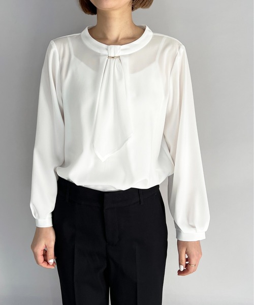 PICCIN(ピッチン)の「メタルパーツ付きボウタイブラウス(シャツ/ブラウス・レディース・オフホワイト/ライトグレー/ネイビー・M)」の4枚目の写真