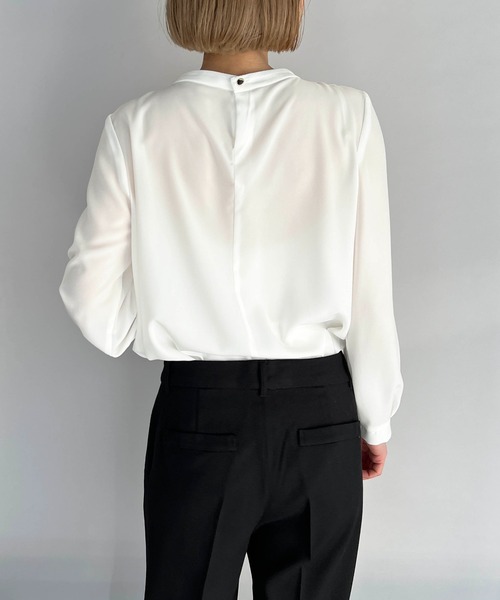 PICCIN(ピッチン)の「メタルパーツ付きボウタイブラウス(シャツ/ブラウス・レディース・オフホワイト/ライトグレー/ネイビー・M)」の7枚目の写真