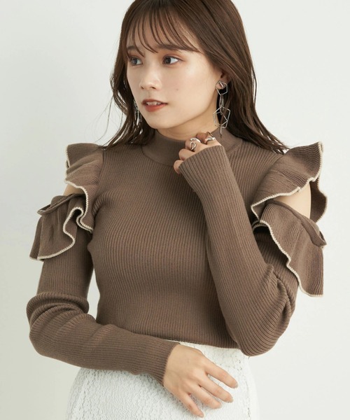 earth music&ecology（アースミュージックアンドエコロジー）の「2wayフリルニットプルオーバー＊（ニット/セーター・レディース・ブラック/サックスブルー/アイボリー/モカ・FREE）」の3枚目の写真