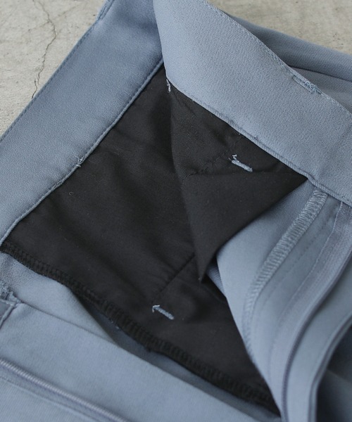 ETELIO（エテリオ）の「センタープレススタンダードテーパードスラックス（スラックス・メンズ・ブラック/アッシュブラウン/オフホワイト/ブルー/チャコール・S/M/L）」の18枚目の写真