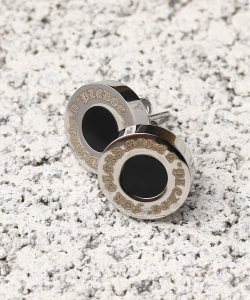 Pledge(プレッジ)の「/Pledge(プレッジ)/オニキスピアス(ペア)(ピアス(両耳用)・メンズ・ブラック/ゴールド/シルバー・FREE)」の2枚目の写真