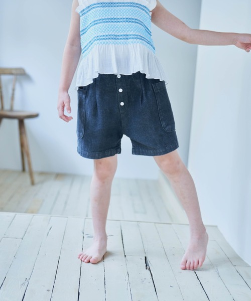 LOWRYS FARM(ローリーズファーム)の「デニムマエボタンショートパンツ 262370(デニムパンツ・キッズ・ブラック/ワンウォッシュ・110cm/120cm/130cm/140cm/150cm)」の1枚目の写真