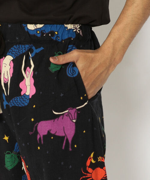 BOHEMIANS（ボヘミアンズ）の「BOHEMIANS/ボヘミアンズ　HOROSCOPE LR LOOSE PANTS ホロスコープルーズパンツ（その他パンツ・メンズ・ブラック・MEDIUM）」の5枚目の写真