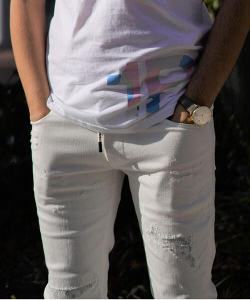 1piu1uguale3 RELAX（ウノピュウノウグァーレトレリラックス）の「1PIU1UGUALE3 RELAX/ウノピゥ ウノ ウグァーレ トレ リラックス/５ポケットロゴダメージデニム（デニムパンツ・メンズ・ホワイト・SMALL/MEDIUM/LARGE/X-LARGE）」の6枚目の写真