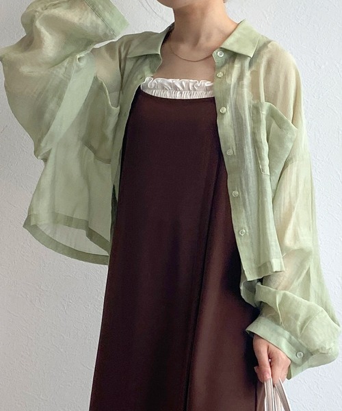 w closet（ダブルクローゼット）の「ショート丈シアーブラウス（シャツ/ブラウス・レディース・アイボリー/ピンク/ライトグリーン/サックスブルー/パープル/ブラウン/スモークピンク・FREE）」の3枚目の写真