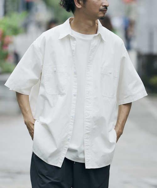 JOURNAL STANDARD relume（ジャーナルスタンダード　レリューム）の「【HOUSE HOLD / ハウスホールド】オーバーサイズシャンブレー半袖シャツ（シャツ/ブラウス・メンズ・ホワイト/ネイビー/ブルー/グリーン・2/4/3）」の2枚目の写真