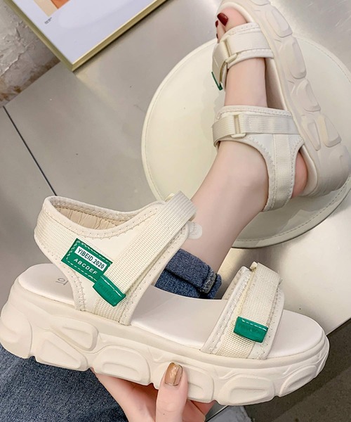 shopnikoniko(ショップニコニコ)の「ダッド スポーツサンダル 厚底 フラット スポサン(サンダル・レディース・ブラック/ホワイト・S/M/L/LL)」の3枚目の写真