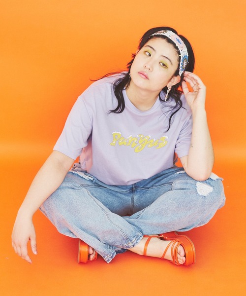 PUNYUS（プニュズ）の「クロップドロゴＴシャツ（Tシャツ/カットソー・レディース・パープル/ブラック/ホワイト・3/1/2/4）」の12枚目の写真