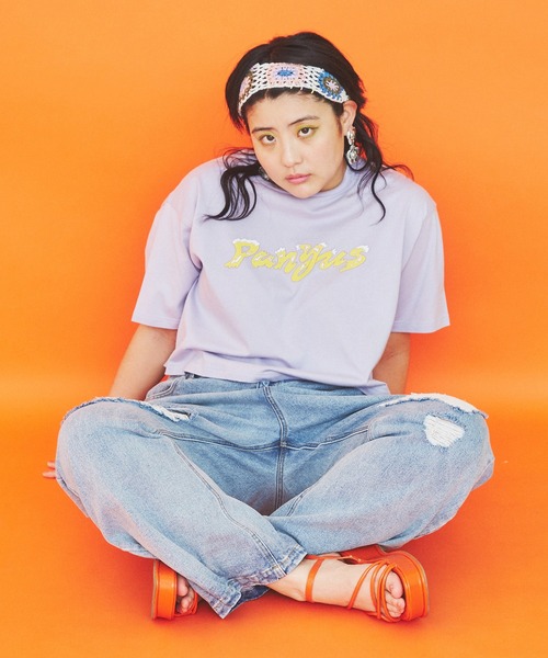 PUNYUS（プニュズ）の「クロップドロゴＴシャツ（Tシャツ/カットソー・レディース・パープル/ブラック/ホワイト・3/1/2/4）」の7枚目の写真