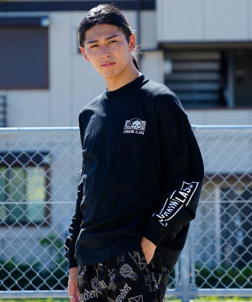 LURKING CLASS（ラーキングクラス）の「【ムラサキスポーツ別注】LURKING CLASS/ラーキングクラス オーバーサイズロンT バックプリント/スリーブロゴ ペイズリー柄  ST22FTM01（Tシャツ/カットソー・メンズ・グリーン/ブラック/ホワイト・L/M/XL）」の2枚目の写真