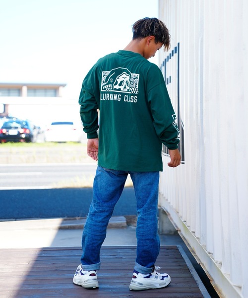 LURKING CLASS（ラーキングクラス）の「【ムラサキスポーツ別注】LURKING CLASS/ラーキングクラス オーバーサイズロンT バックプリント/スリーブロゴ ペイズリー柄  ST22FTM01（Tシャツ/カットソー・メンズ・グリーン/ブラック/ホワイト・L/M/XL）」の20枚目の写真