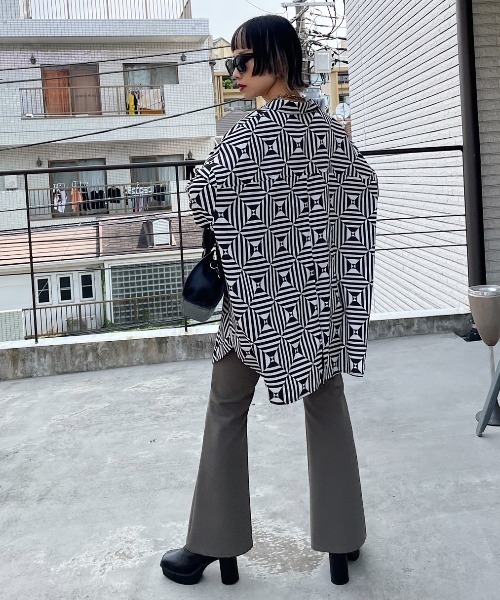 PAGEBOY（ページボーイ）の「ジオメトパターンルーズシャツ（シャツ/ブラウス・レディース・ホワイト系その他/ブラウン系その他・FREE）」の18枚目の写真