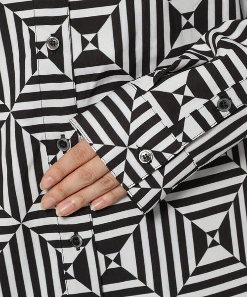 PAGEBOY（ページボーイ）の「ジオメトパターンルーズシャツ（シャツ/ブラウス・レディース・ホワイト系その他/ブラウン系その他・FREE）」の17枚目の写真