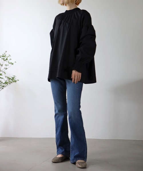 UNFIELD（アンフィールド）の「【UNFIELD】バックリボンシャーリングネックブラウス（シャツ/ブラウス・レディース・ブラック/オフホワイト・FREE）」の5枚目の写真