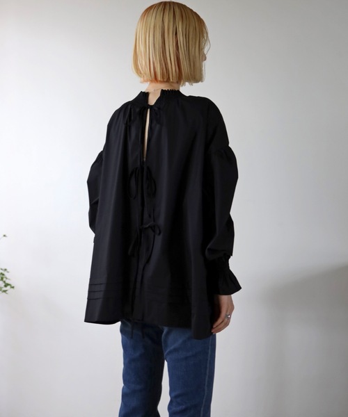 UNFIELD（アンフィールド）の「【UNFIELD】バックリボンシャーリングネックブラウス（シャツ/ブラウス・レディース・ブラック/オフホワイト・FREE）」の10枚目の写真
