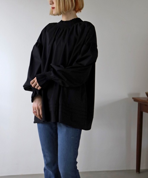 UNFIELD（アンフィールド）の「【UNFIELD】バックリボンシャーリングネックブラウス（シャツ/ブラウス・レディース・ブラック/オフホワイト・FREE）」の13枚目の写真