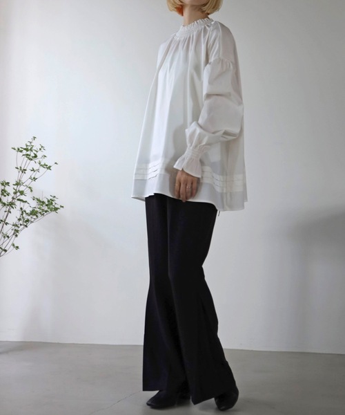 UNFIELD（アンフィールド）の「【UNFIELD】バックリボンシャーリングネックブラウス（シャツ/ブラウス・レディース・ブラック/オフホワイト・FREE）」の15枚目の写真