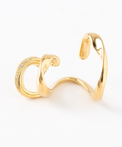 JUICY ROCK（ジューシーロック）の「CYCRO/GP(SV925) 片耳CZツイストレイヤードカフ（イヤーカフ・レディース・ゴールド・ONE SIZE）」の6枚目の写真