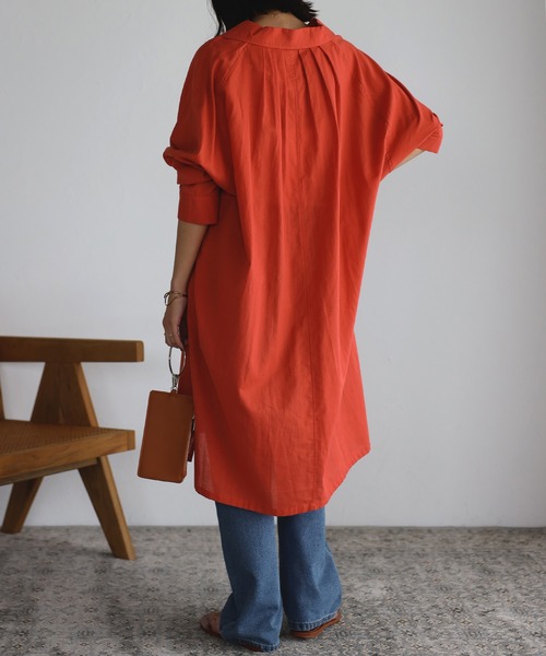 mi via loca(ミヴィアロカ)の「オーバーサイズ開衿シャツワンピース(シャツ/ブラウス・レディース・ブラック/オレンジ/ブルー/ライトベージュ・FREE)」の10枚目の写真