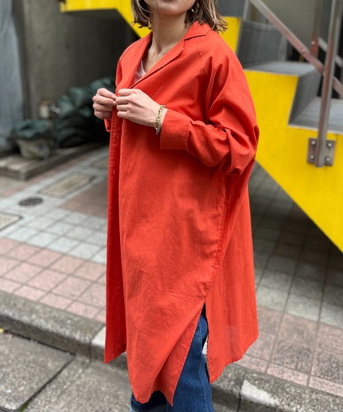 mi via loca(ミヴィアロカ)の「オーバーサイズ開衿シャツワンピース(シャツ/ブラウス・レディース・ブラック/オレンジ/ブルー/ライトベージュ・FREE)」の14枚目の写真