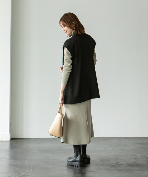 Noble（ノーブル）の「《追加》ピークドカラーロングジレ（その他アウター・レディース・ブラック/ベージュ・38/36）」の22枚目の写真