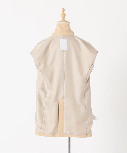 Noble（ノーブル）の「《追加》ピークドカラーロングジレ（その他アウター・レディース・ブラック/ベージュ・38/36）」の5枚目の写真