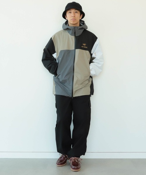 BEAMS(ビームス)の「ARC’TERYX × BEAMS / 別注 BETA JACKET(ナイロンジャケット・メンズ・マルチ・XL/S/L/M/XXL)」の2枚目の写真
