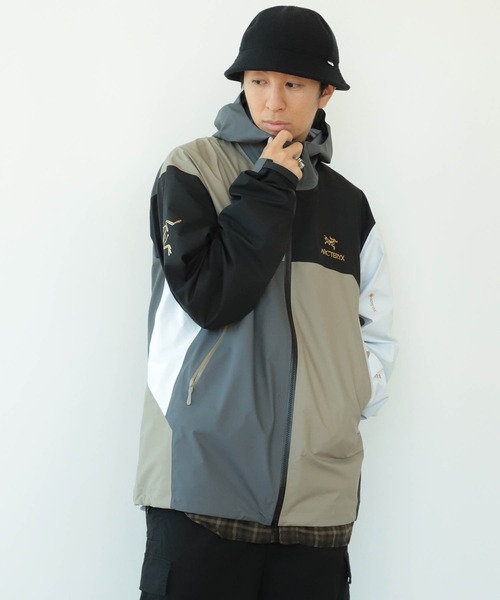 BEAMS(ビームス)の「ARC’TERYX × BEAMS / 別注 BETA JACKET(ナイロンジャケット・メンズ・マルチ・XL/S/L/M/XXL)」の10枚目の写真