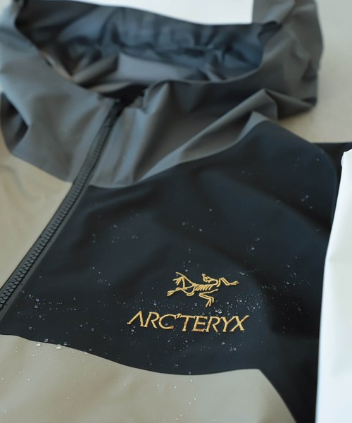 BEAMS(ビームス)の「ARC’TERYX × BEAMS / 別注 BETA JACKET(ナイロンジャケット・メンズ・マルチ・XL/S/L/M/XXL)」の11枚目の写真