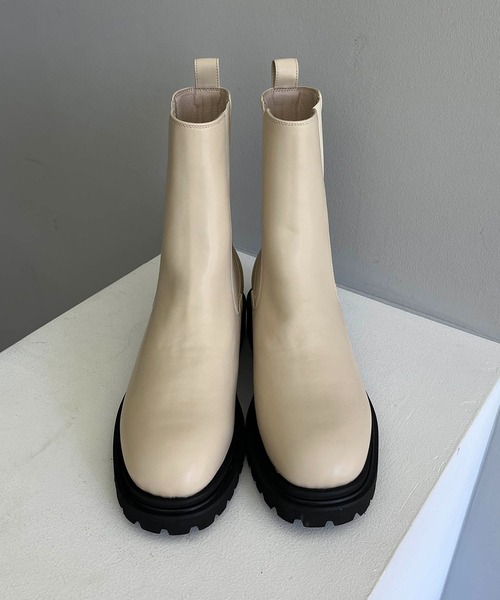 CAPRICIEUX LE'MAGE(カプリシューレマージュ)の「サイドゴアブーツ(ブーツ・レディース・ブラック/ベージュ/アイボリー・38/37)」の19枚目の写真