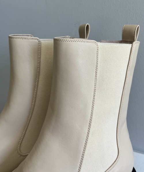 CAPRICIEUX LE'MAGE(カプリシューレマージュ)の「サイドゴアブーツ(ブーツ・レディース・ブラック/ベージュ/アイボリー・38/37)」の13枚目の写真