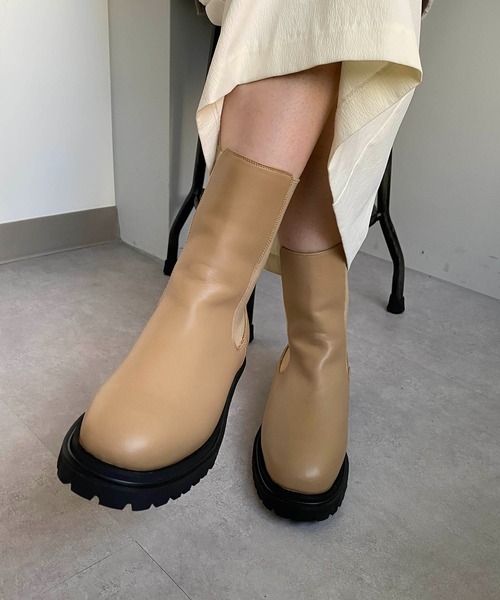 CAPRICIEUX LE'MAGE(カプリシューレマージュ)の「サイドゴアブーツ(ブーツ・レディース・ブラック/ベージュ/アイボリー・38/37)」の8枚目の写真