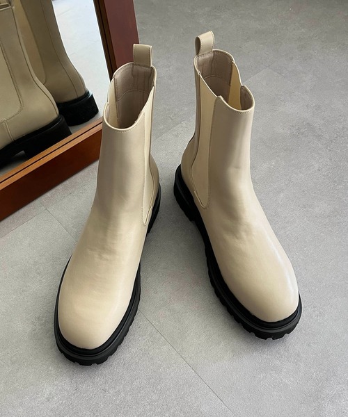 CAPRICIEUX LE'MAGE(カプリシューレマージュ)の「サイドゴアブーツ(ブーツ・レディース・ブラック/ベージュ/アイボリー・38/37)」の12枚目の写真