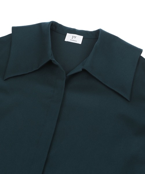 美品⚑プルミエアロンディスモン　ウールサテン ビッグカラーシャツ グリーン 1er Arrondissement（プルミエアロンディスモン）の「ウールサテン